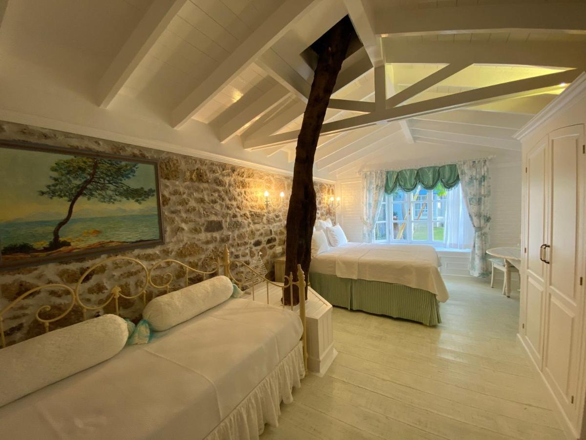 Lola 38 Hotel Foca Kültér fotó