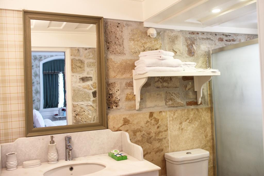 Lola 38 Hotel Foca Kültér fotó